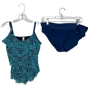 Tropical Escapes Navy/Green Tankini Bathing Suit. Light padding in bra. Size 8.